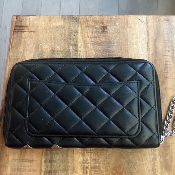 Chanel quilted Zippy wallet - Picture 5 of 16